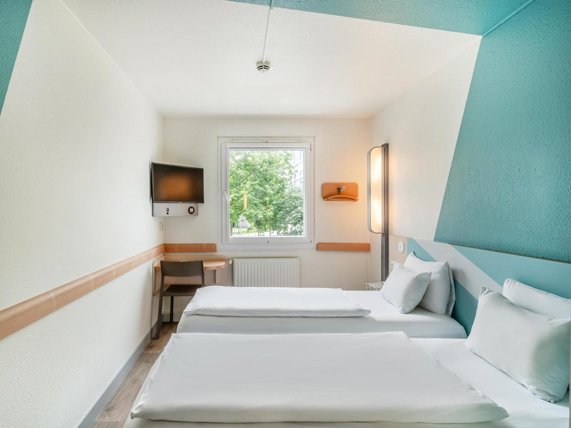 B&B Hotel Freiburg-West Esterno foto