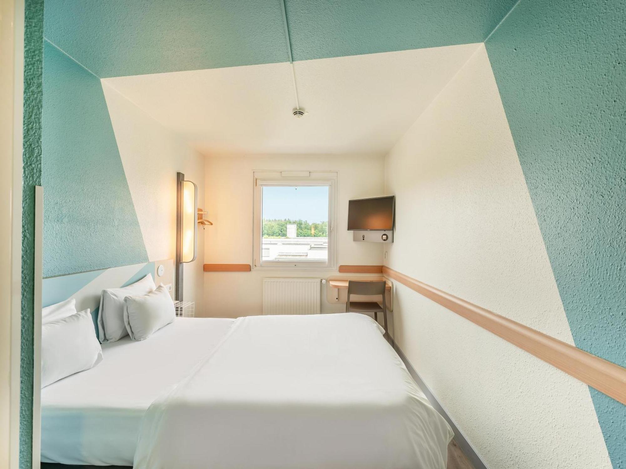 B&B Hotel Freiburg-West Esterno foto