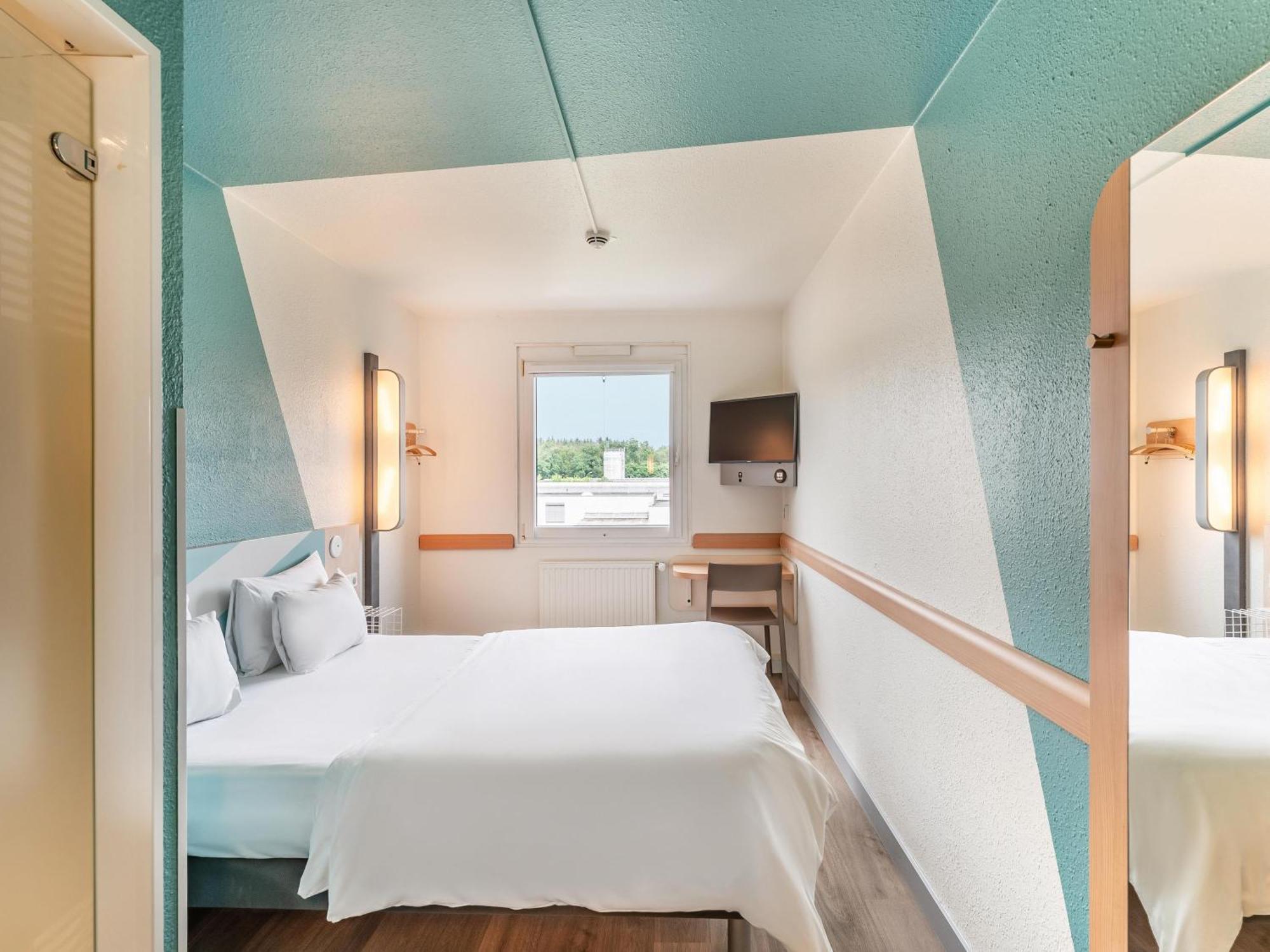 B&B Hotel Freiburg-West Esterno foto